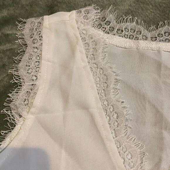 Women Sheer Chiffon Lace Trim V-Neck Sleeveless Blouse Small White Curve Hem - Picture 12 of 16